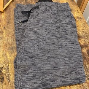 Lululemon on the fly pants
